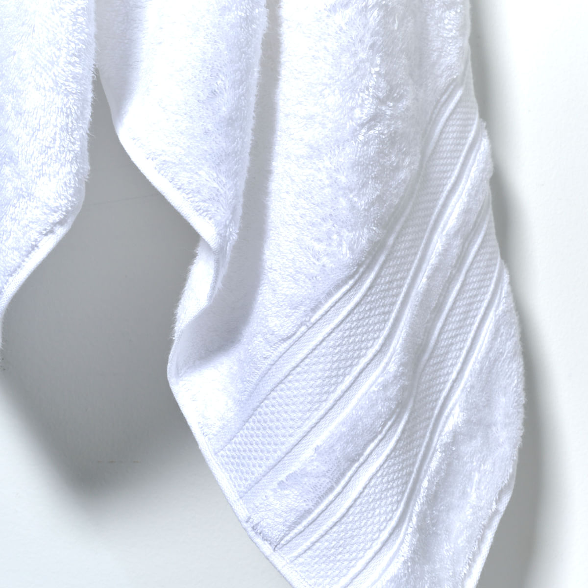 03 09 0073 Toalha Banho Magnifique Branco 002